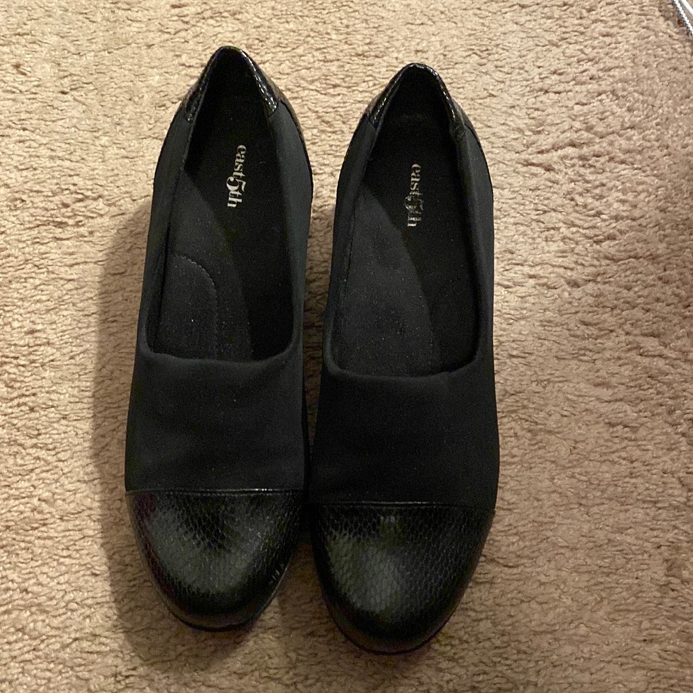 East5th very comfortable black shoes, very good condition, great for work